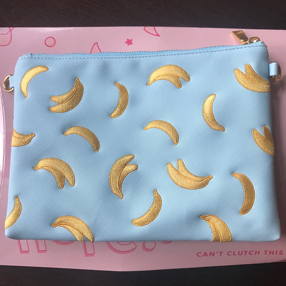 Studio DIY Banana Clutch